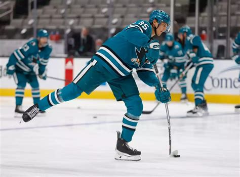 Projecting the (Karlsson-less) Sharks’ 23-man roster: Better team or better lottery odds?